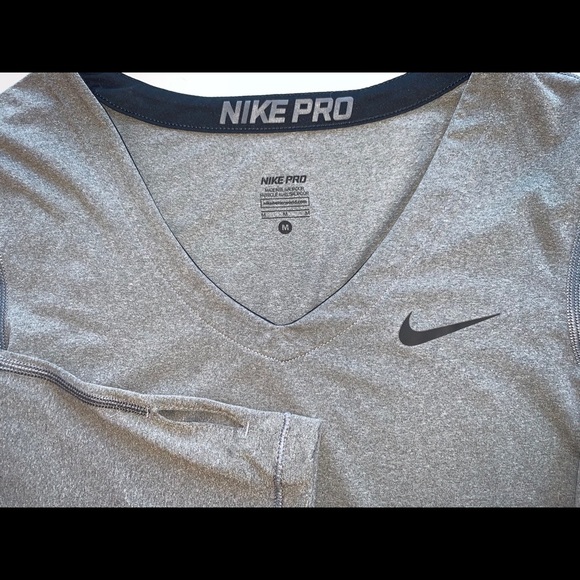 Nike Pro v-neck layering shirts - Picture 5 of 6